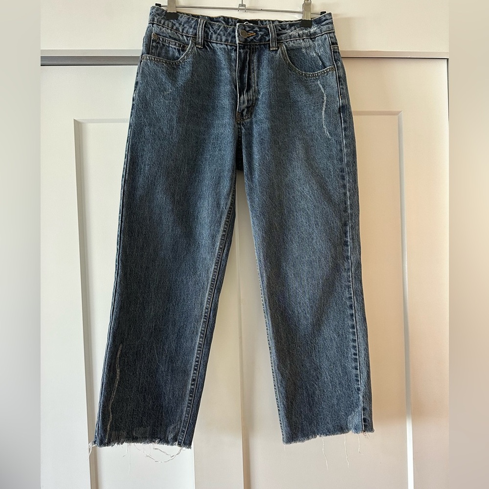 Stylish Frayed Hem Jeans